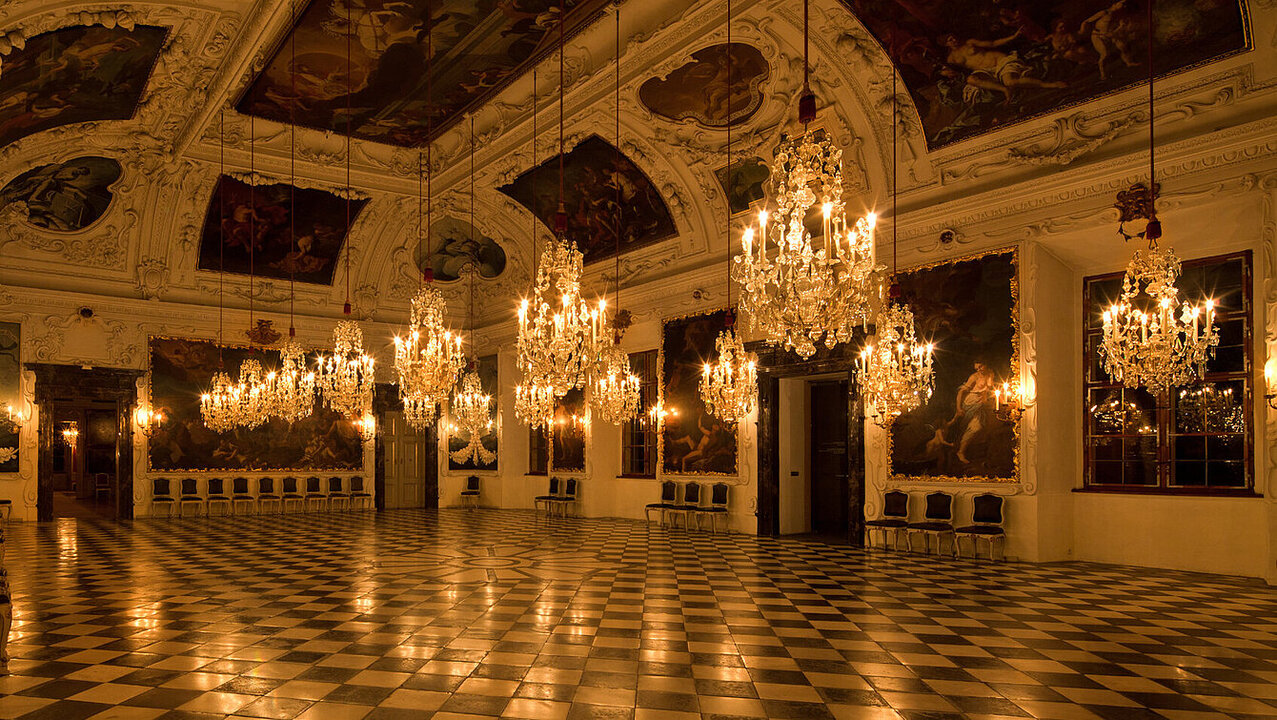 Nachts im Schloss Eggenberg: Eine Entdeckungsreise bei Kerzenlicht